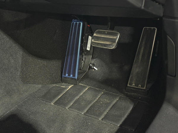 Floor mounted left foot in a Porsche Panamera