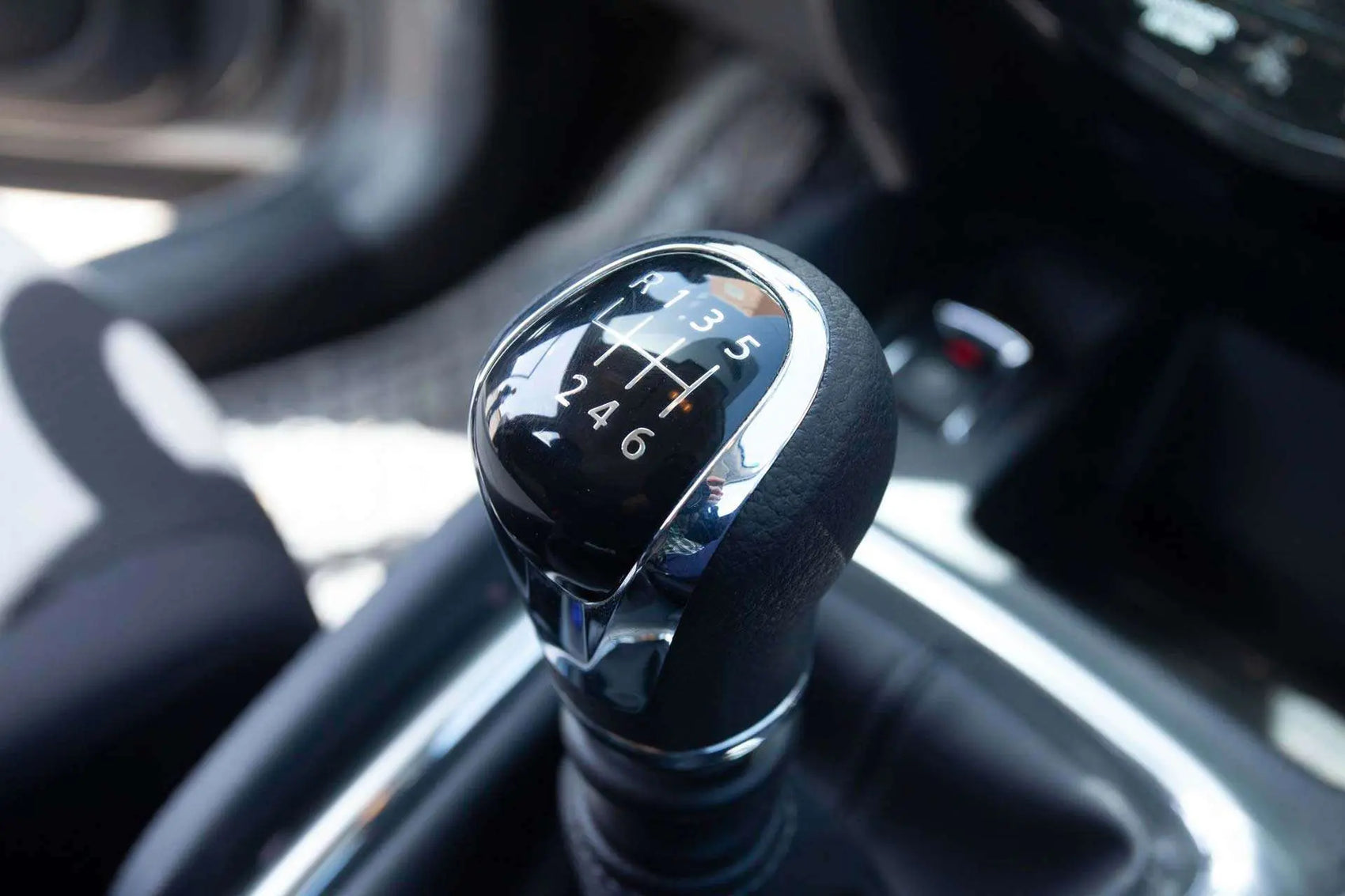 4-Reasons-Why-You-Should-Consider-Mobility-Hand-Controls Mobility Station