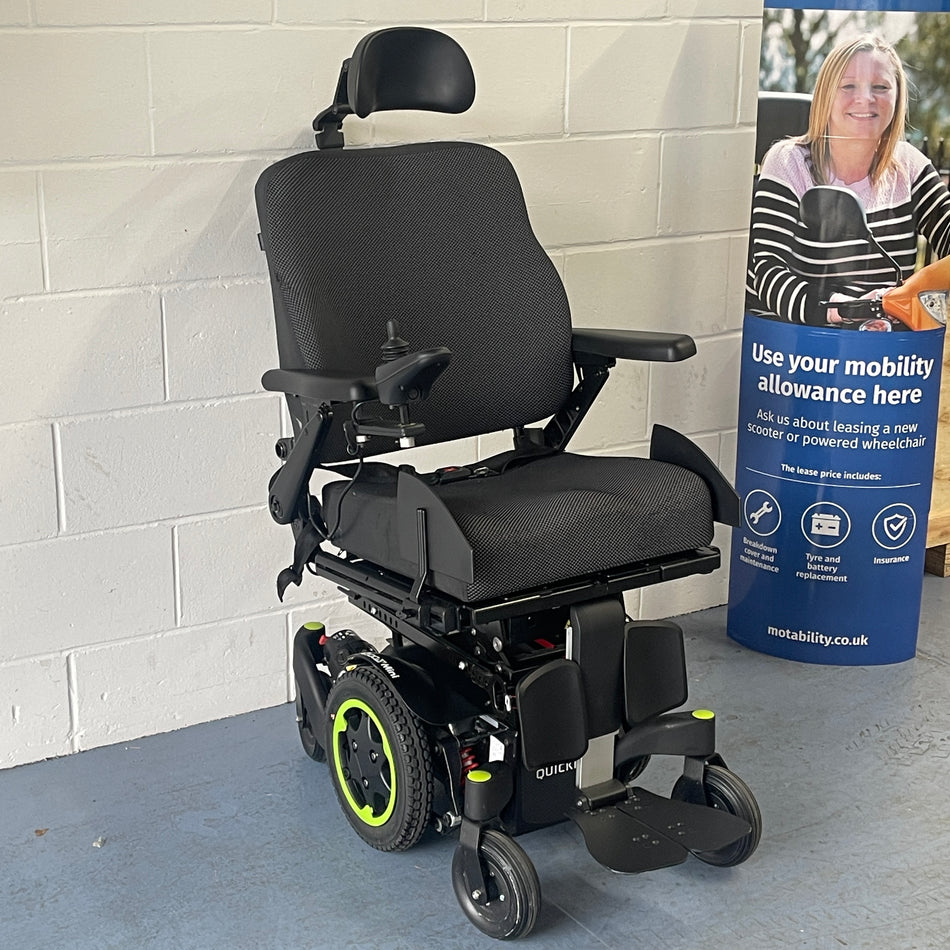 Quickie Q300M Mini 4mph Powered Electric Wheelchair with Lift and Tilt.