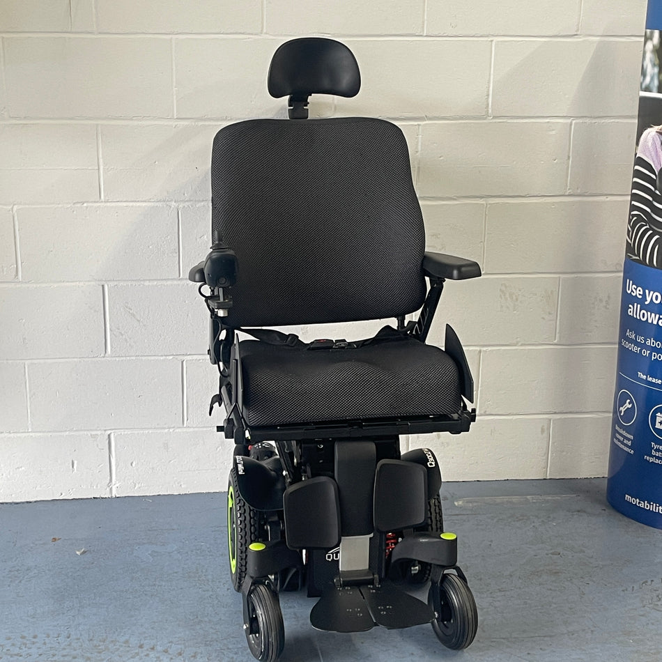 Quickie Q300M Mini 4mph Powered Electric Wheelchair with Lift and Tilt.
