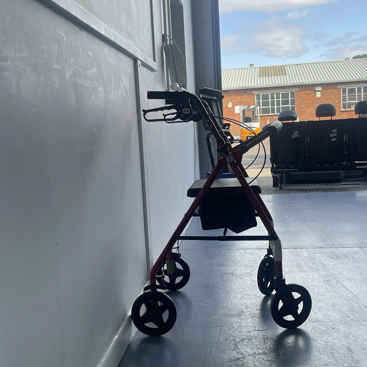 Drive R6RD59 4 Wheel Lightweight Rollator Drive