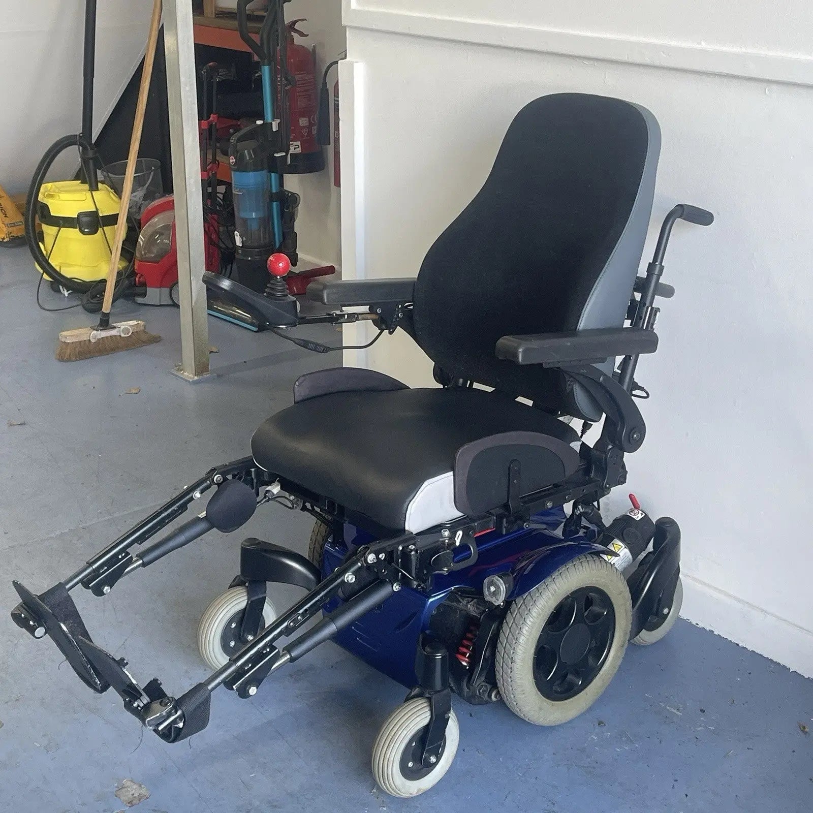 Quickie Salsa M2 Mini 6mph Powerchair Electric Tilting Footrests And Recliner Sunrise Medical