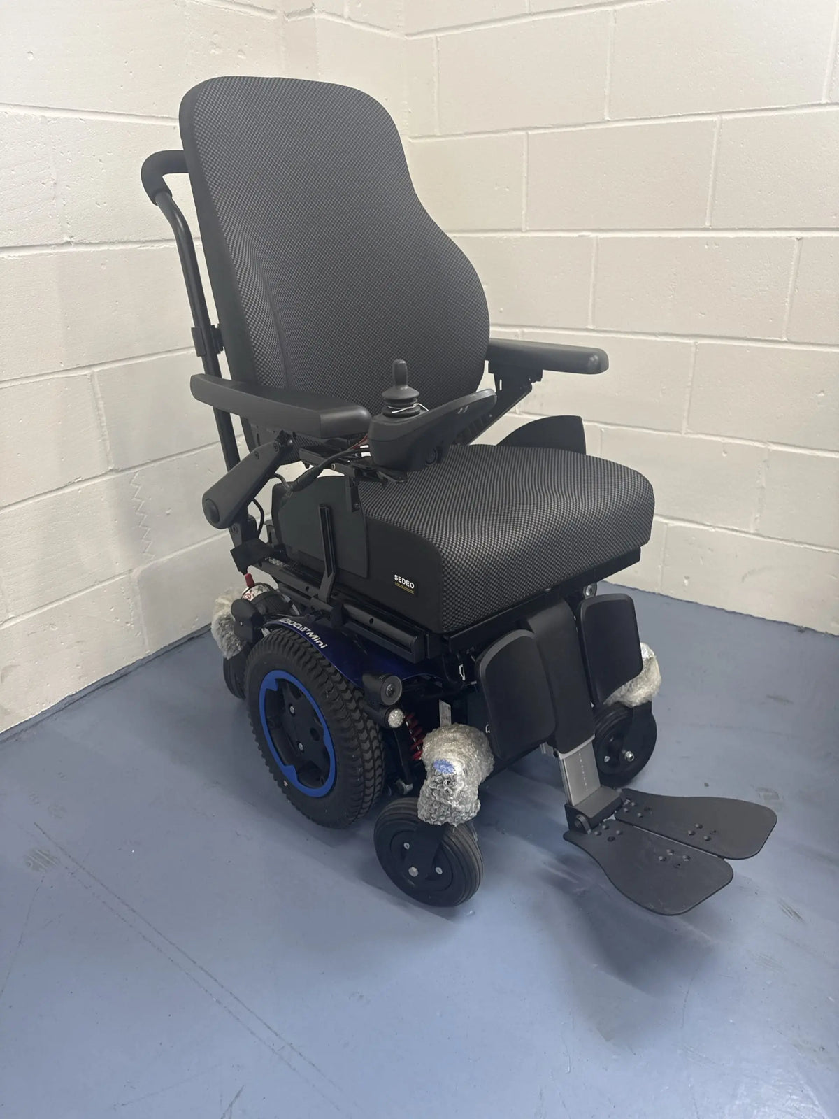 Sunrise Medical Quickie Q300 Mini Lift Tilt 6mph Sunrise Medical