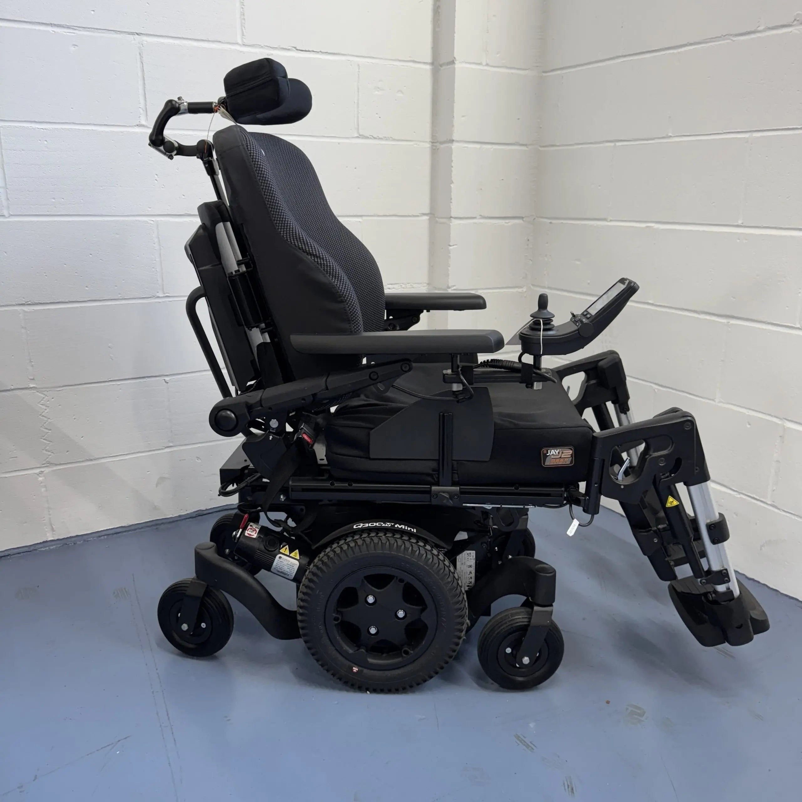 Sunrise medical Q 300 mini Powerchair brand-new cancelled order with almost every extra Sunrise Medical