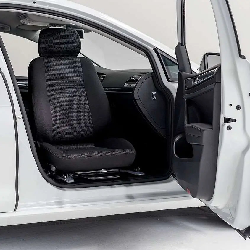 Turnout Swivel with Compact Seat Braunability