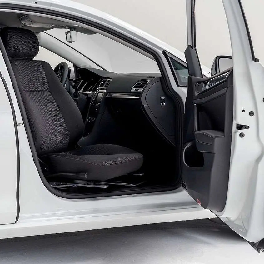 Turnout Swivel with Compact Seat Braunability