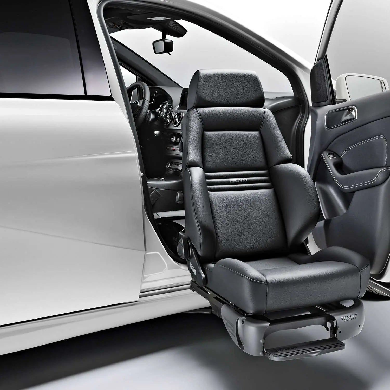 Turny Evo Swivel Car Seat Braunability